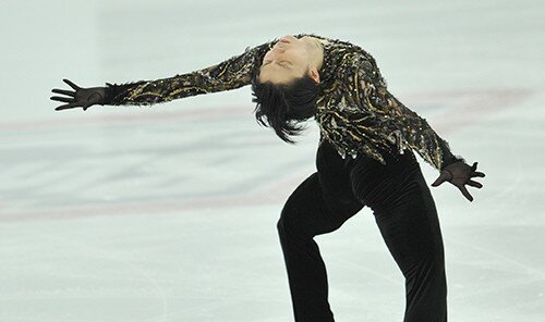 Yuzuru Hanyu Scores Runaway Victory